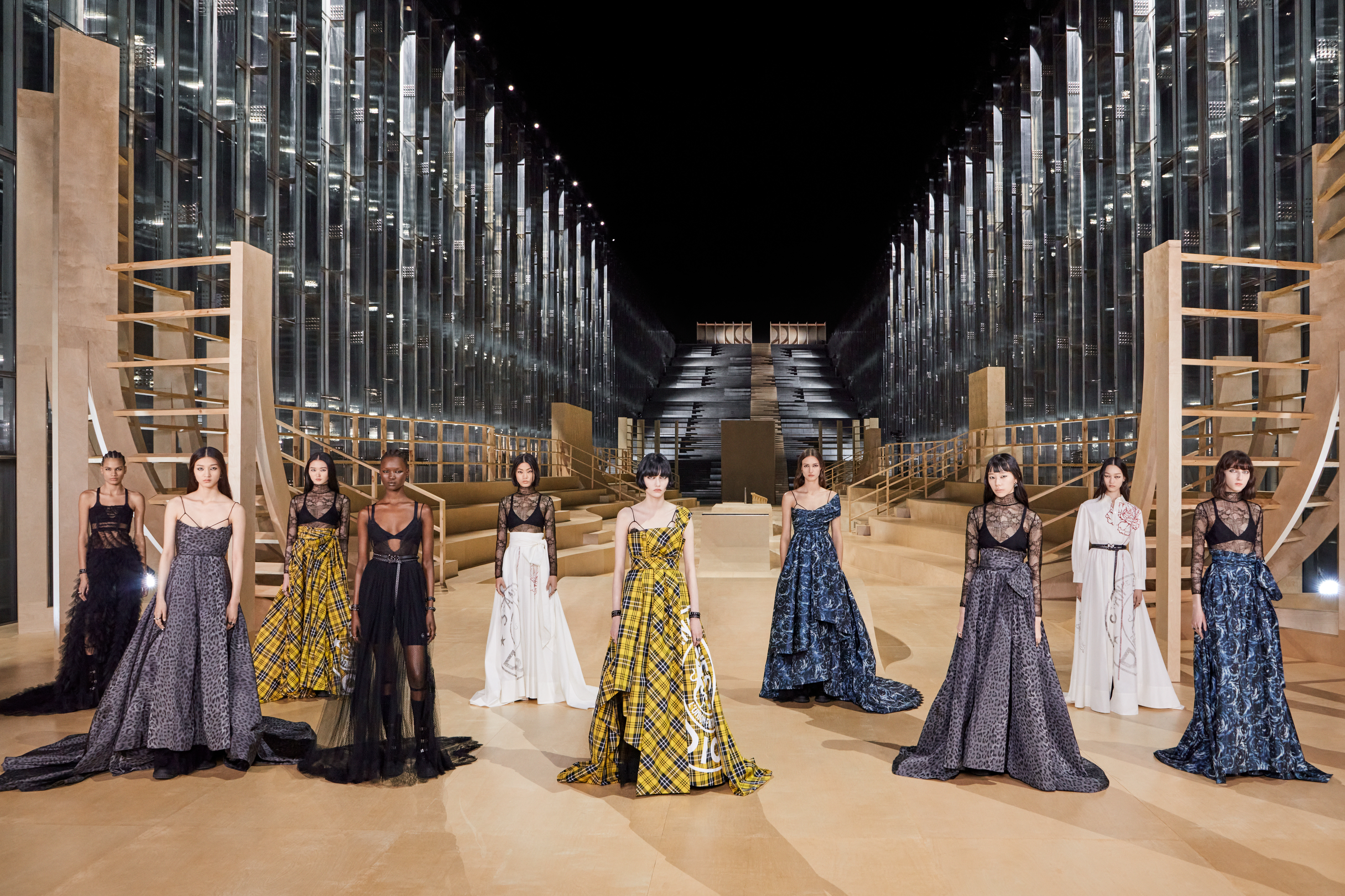 Ông trùm thời trang Christian Dior Nhà mốt làm thay đổi thời trang thế giới Báo Phụ Nữ Việt Nam #33 Ông trùm thời trang Christian Dior Nhà mốt làm thay đổi thời trang thế giới Báo Phụ Nữ Việt Nam
